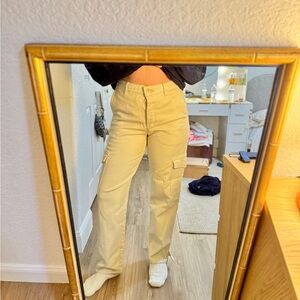 Aritzia Wilfred Free Cream High-Waisted Cargo Pants- Size 8